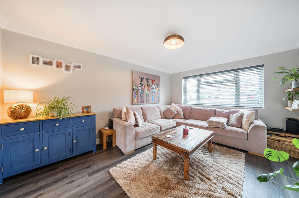 House in Waverley, Heath End, Farnham - View 2