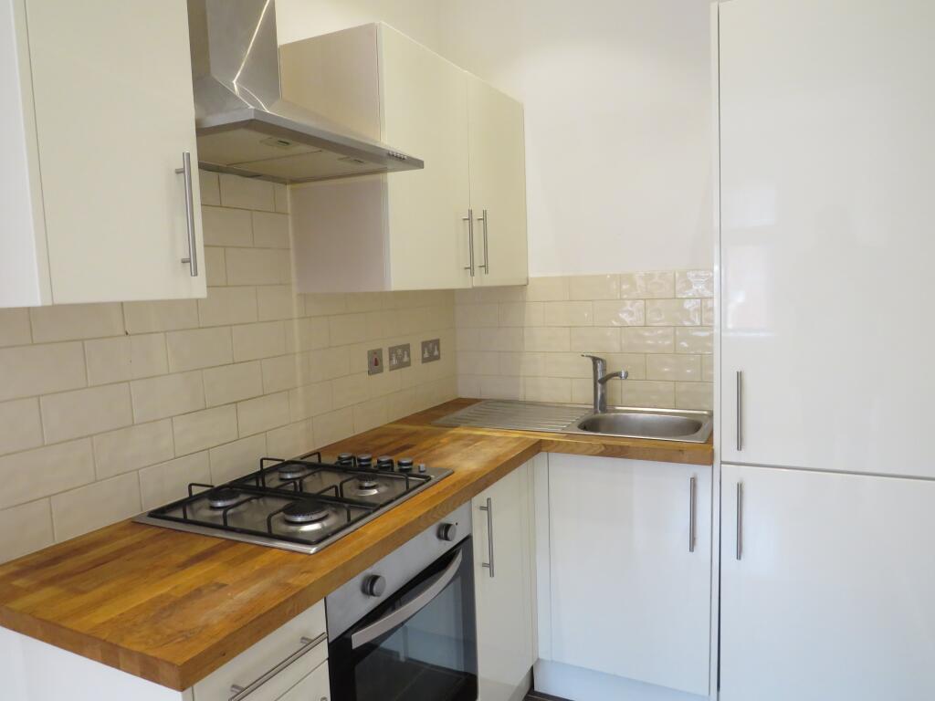 Main image of property: 20/24 The Parade High Street, Watford, WD17