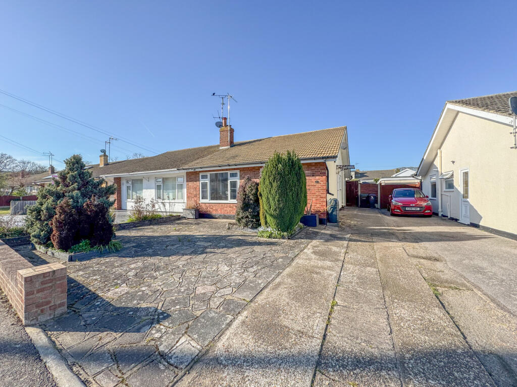 Main image of property: Elmwood Avenue, Hawkwell, SS5 4