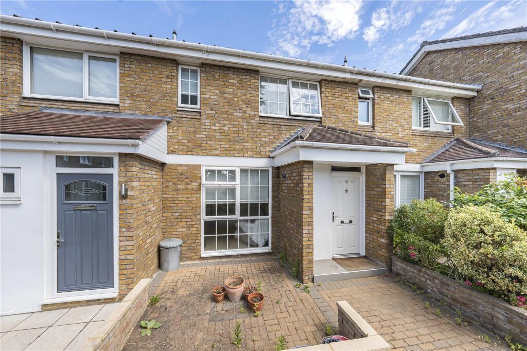 Main image of property: Pettiward Close, London, SW15
