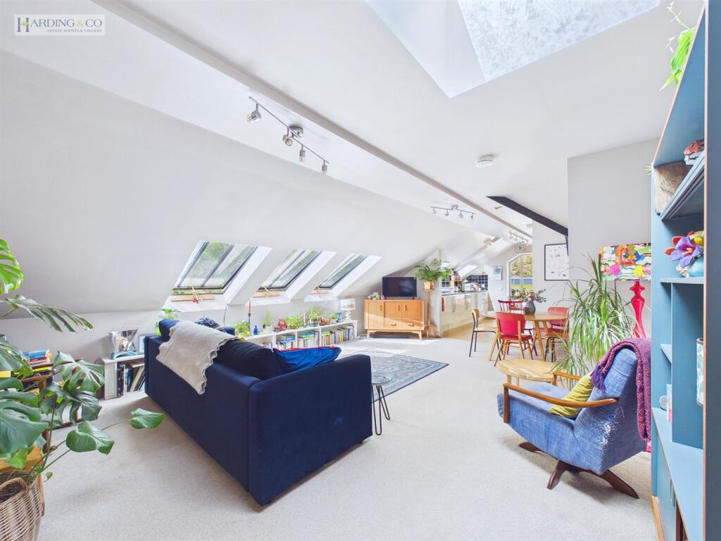 Apartment in Exeter - View 4