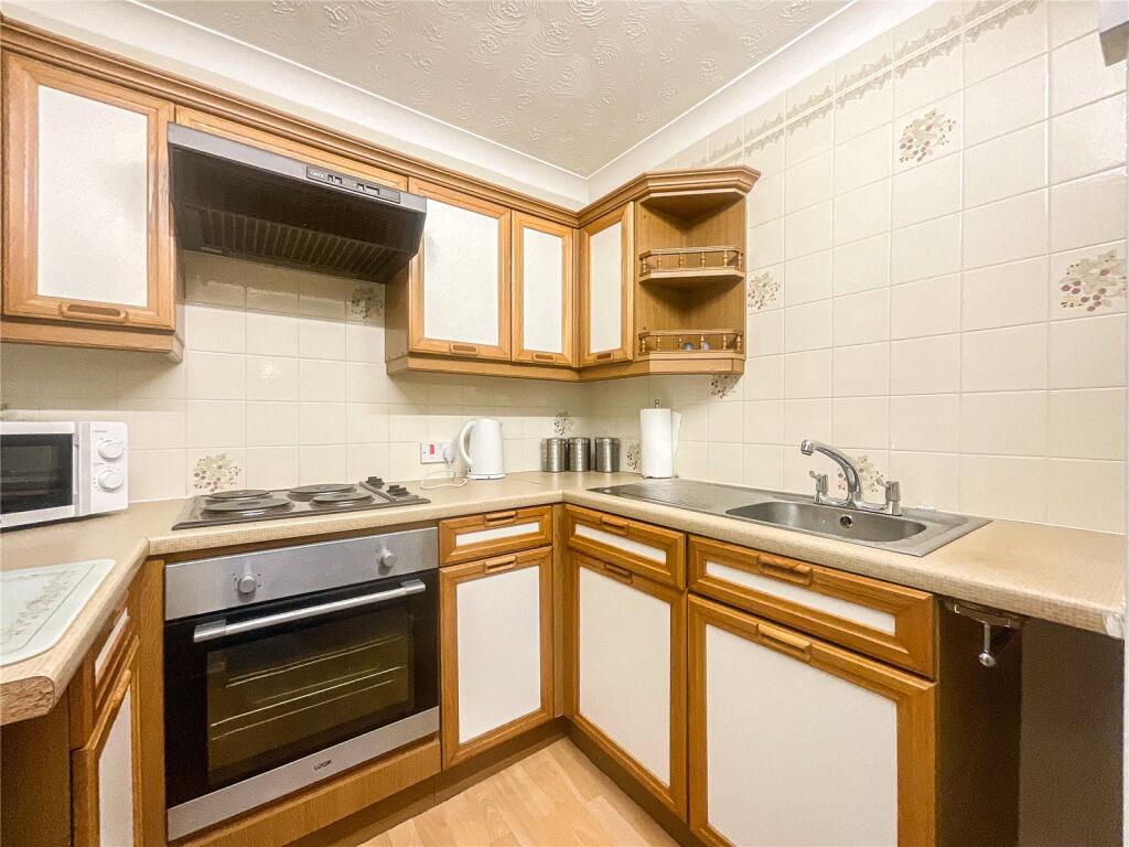 Midland Drive, Sutton Coldfield, West Midlands, B72 photo 5