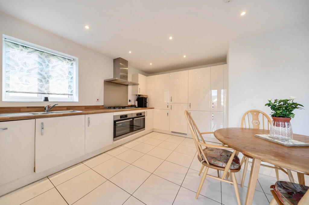 House in Basingstoke and Deane, Dummer - More