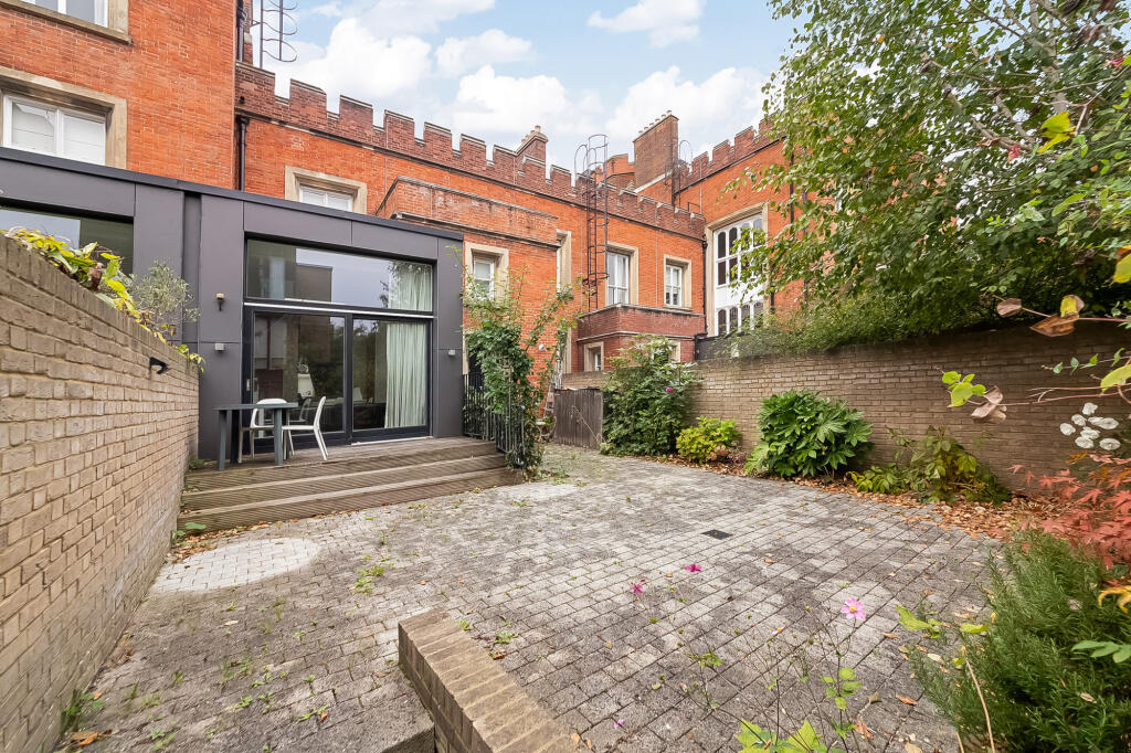 House in London - More