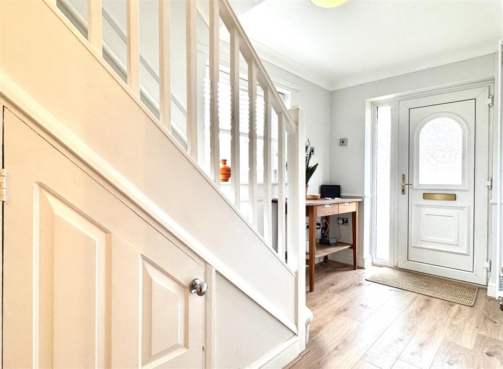 Leapingwell Close, Chelmer Village, Chelmsford - View 6