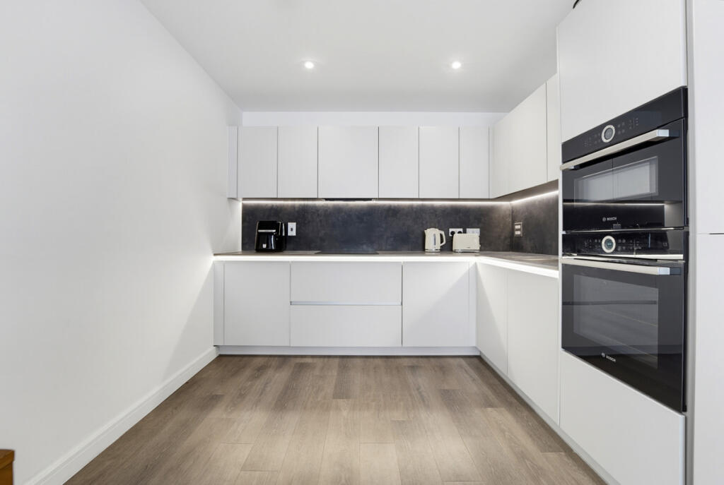 Apartment in London - View 5