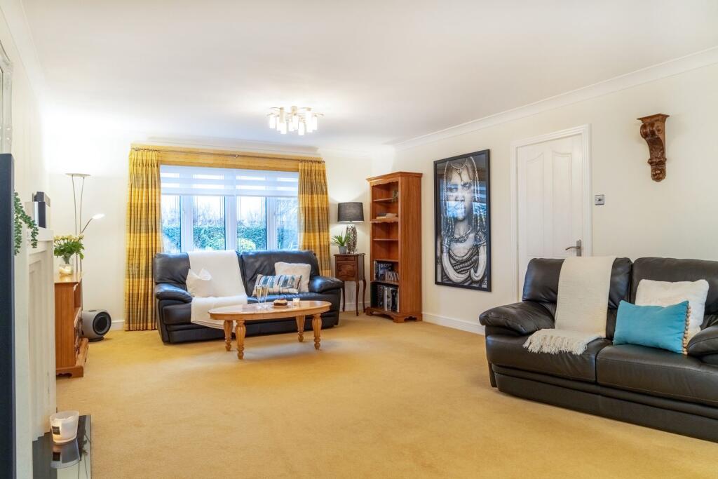 Exceptional 2'900sq ft. executive family home, double garage with rural views... photo 4