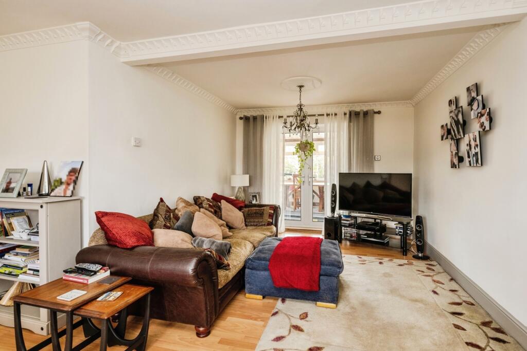 House in Swansea, Powys - View 5