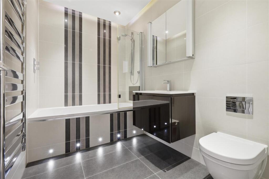 Main image of property: Boleyn Court, Epping New Road, Buckhurst Hill