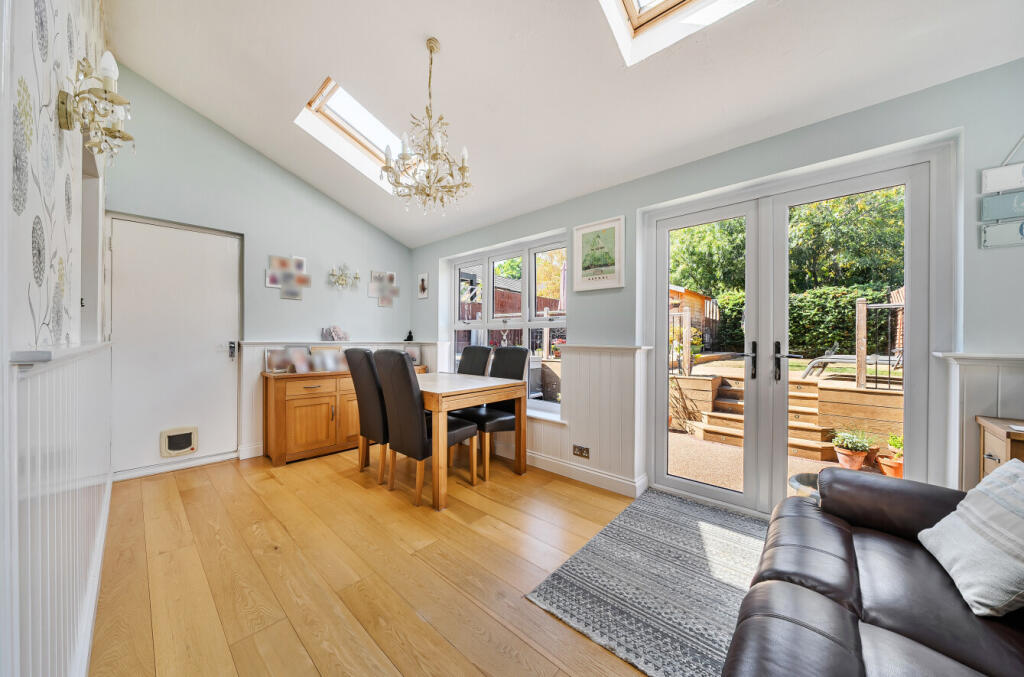 House in Reading, Lower Earley, Earley - View 4