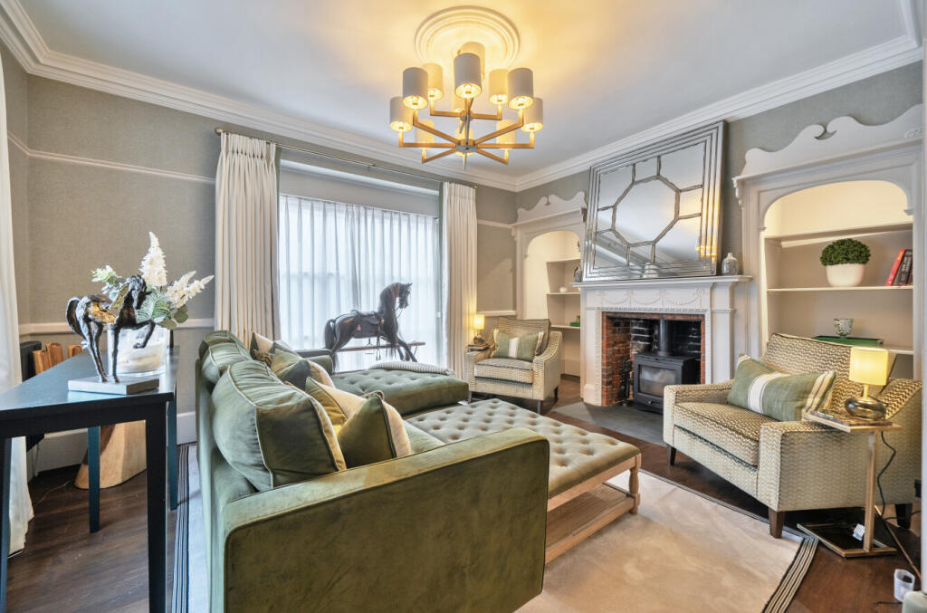 House in Wokingham, Emmbrook - View 3