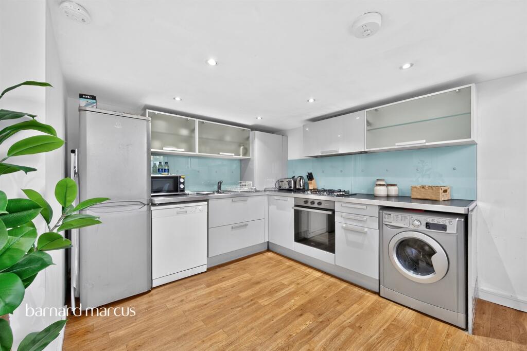 Apartment in London - View 4