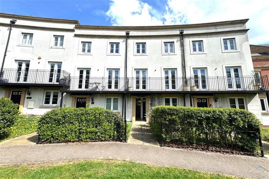 Main image of property: Borders Crescent, IG10