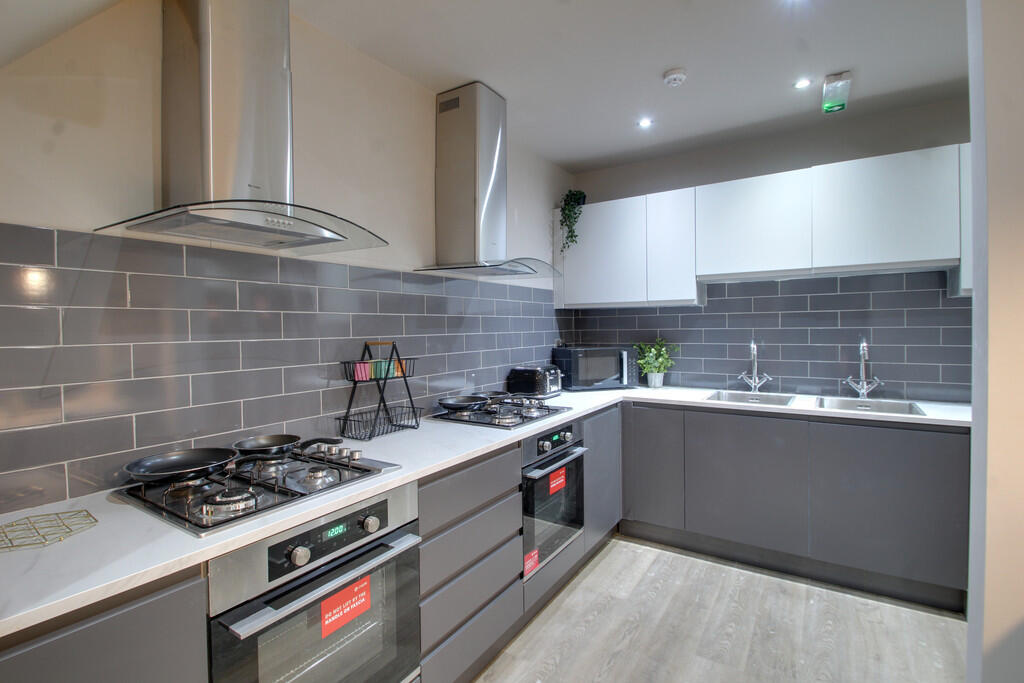 1 bedroom house share for rent