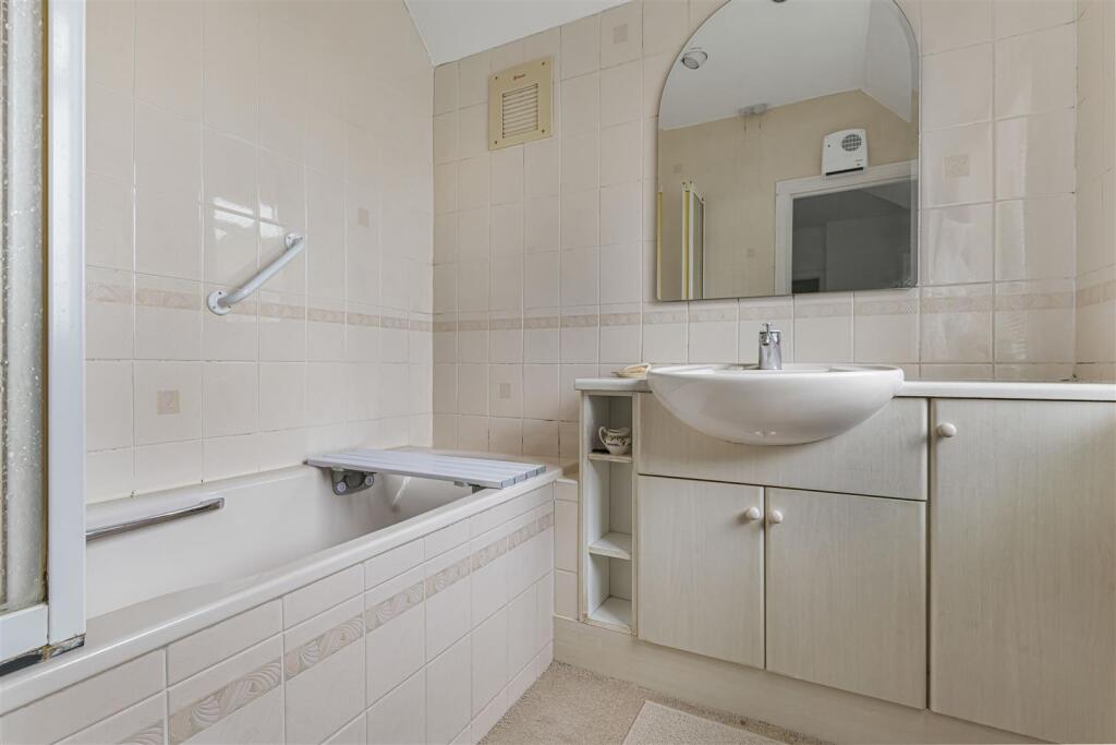 House in Bromley, Pickhurst, Hayes - View 5