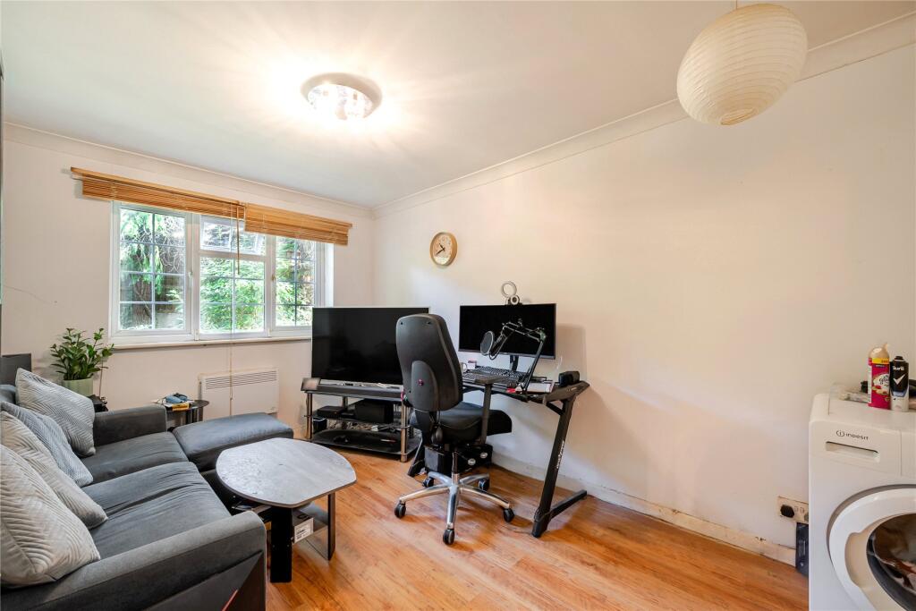 Apartment in Bromley - More