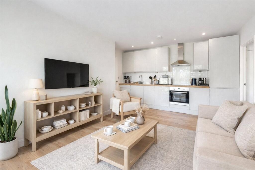 Main image of property: Crescent Road, London, N8