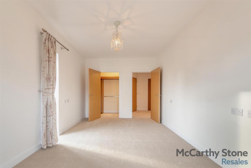 Apartment in Gloucester - More