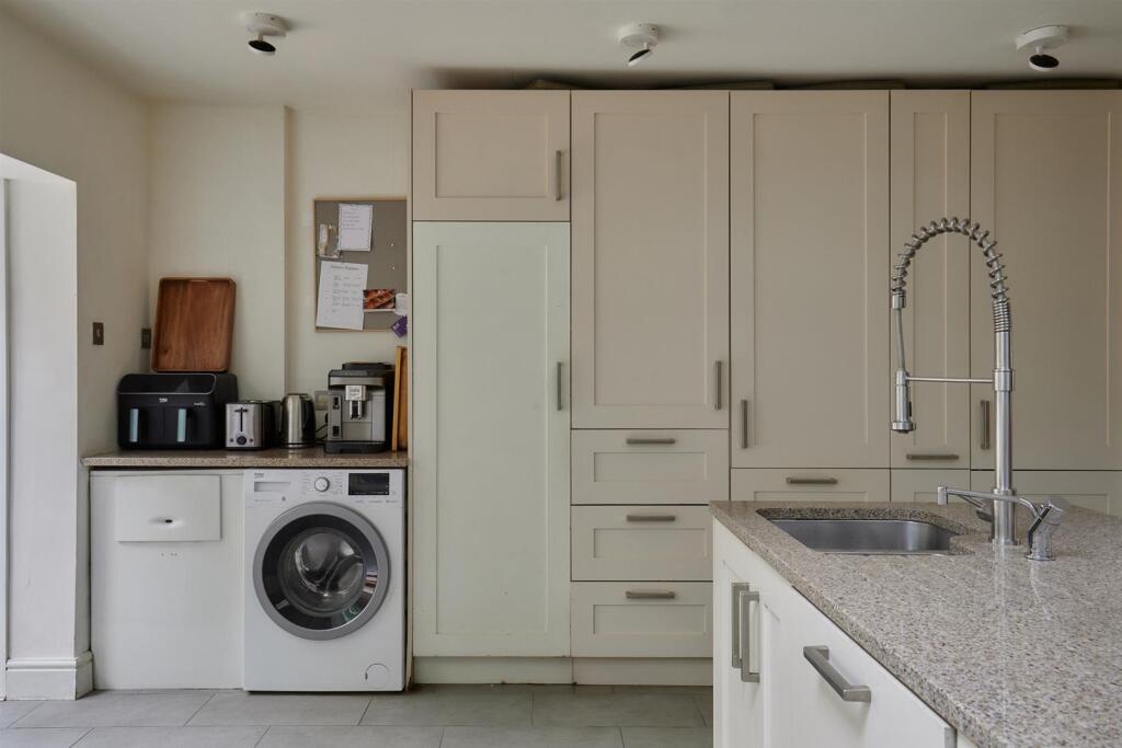 House in London - View 5