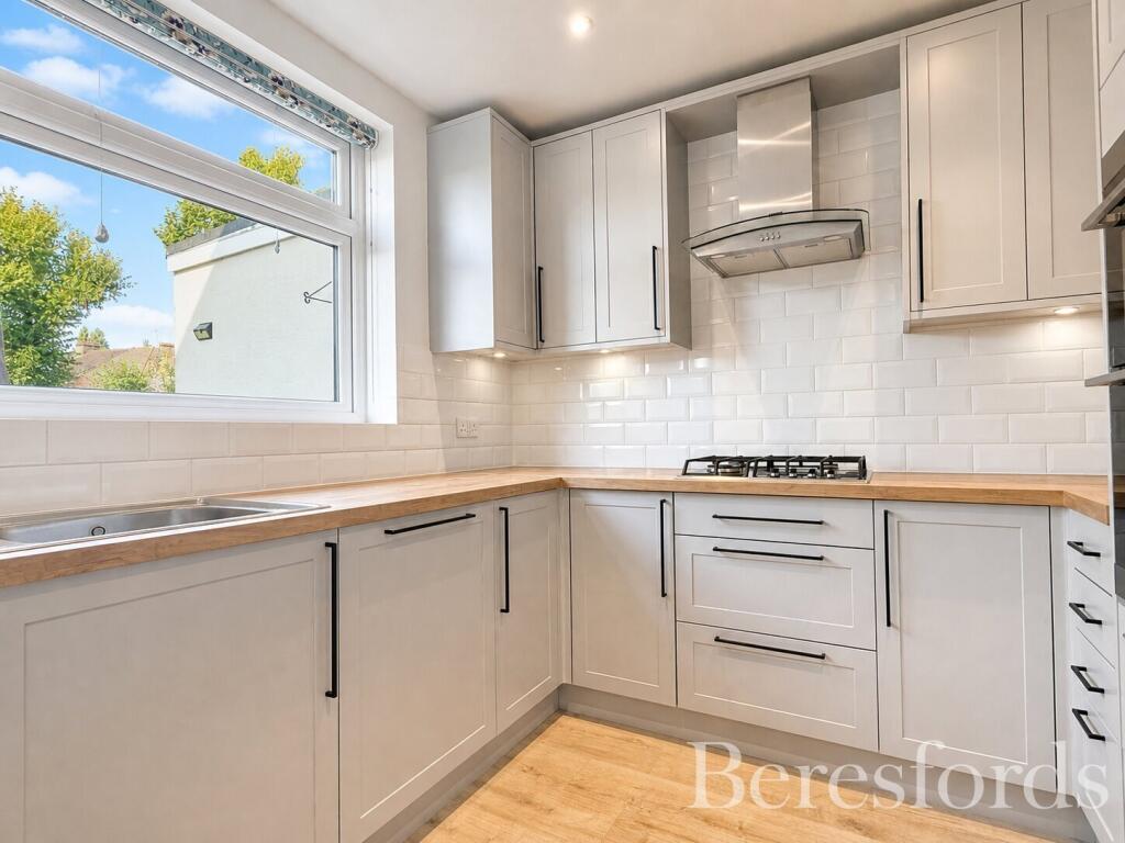 House in London, Gidea Park - View 4