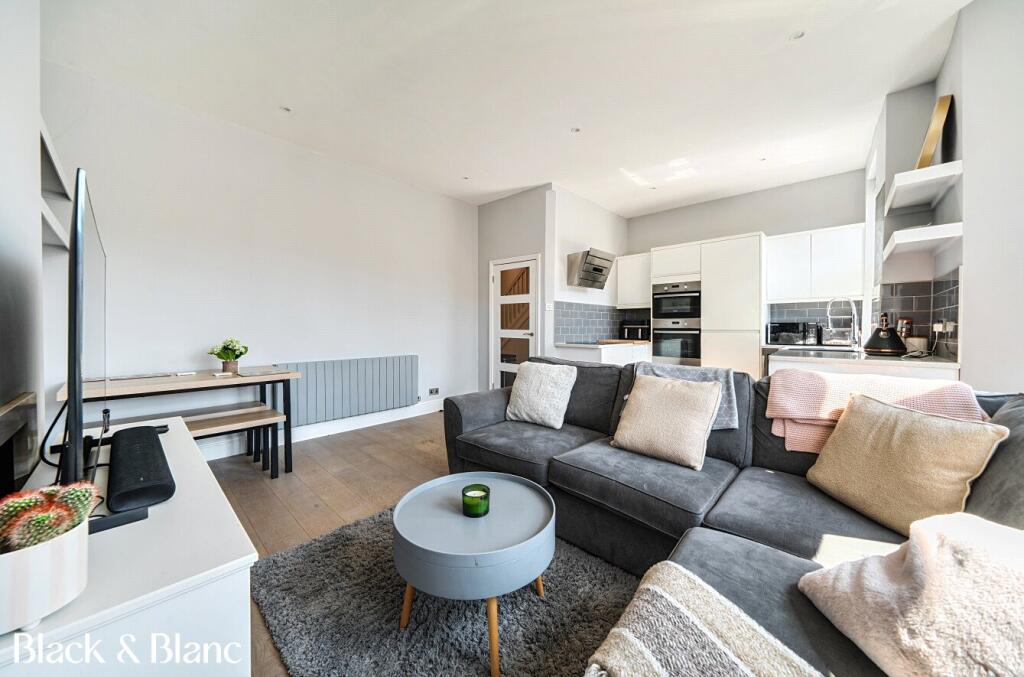 Apartment in London - More