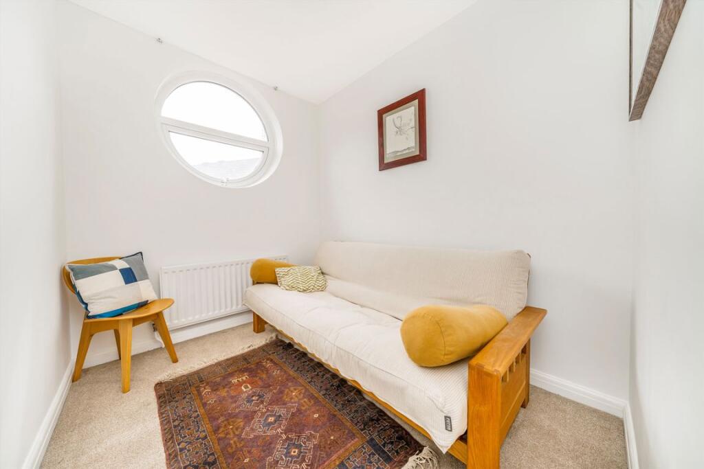 Apartment in London - View 5
