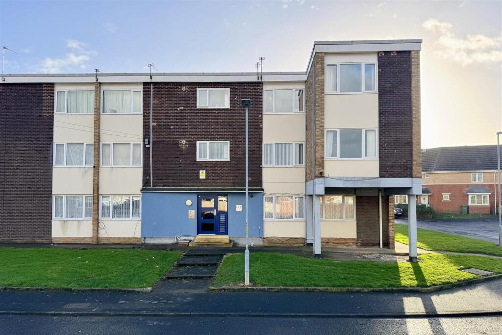 Harlow Crescent, Thornaby, Stockton-On-Tees, TS17 9BA photo 2