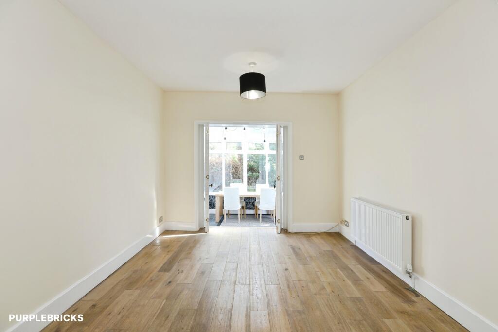 Apartment in Redhill - View 4