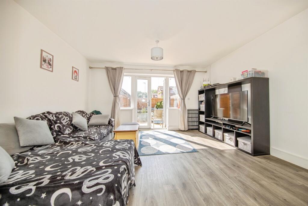 Mimas Way, Ipswich photo 3