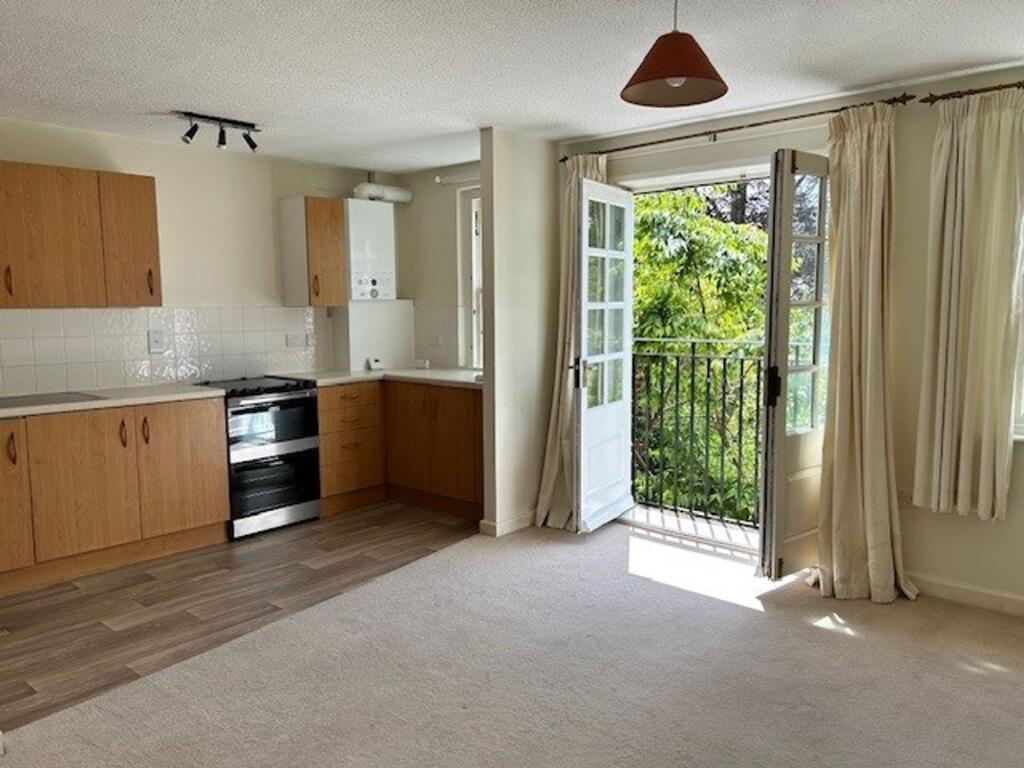 Apartment in Swindon, Marlborough - View 2