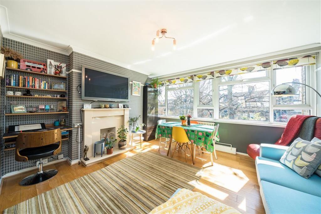 Main image of property: Greenwich High Road, Greenwich