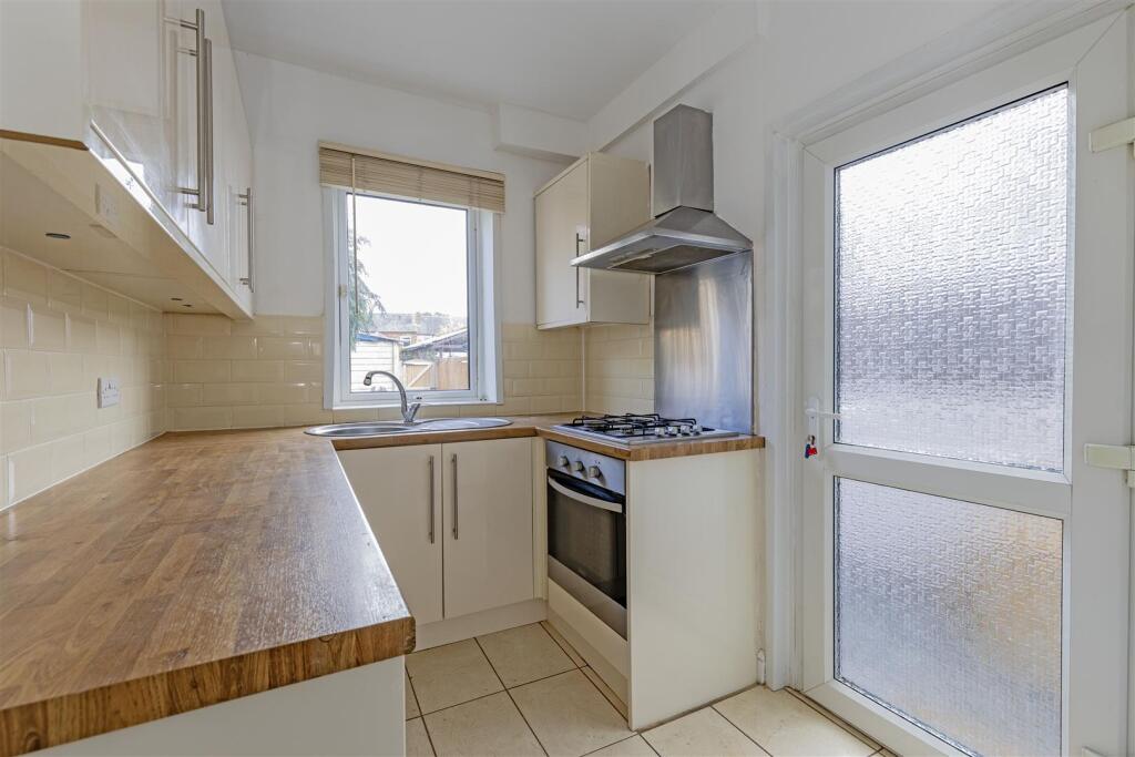 House in North East Derbyshire, Holmgate, Clay Cross - View 5
