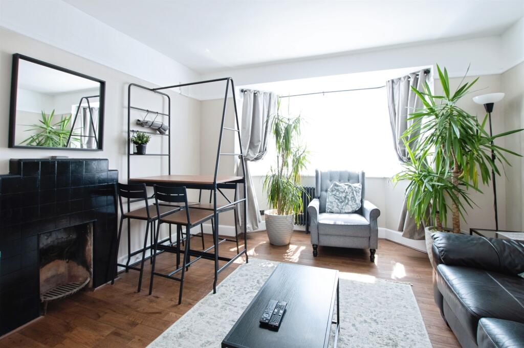 Apartment in Bournemouth - More