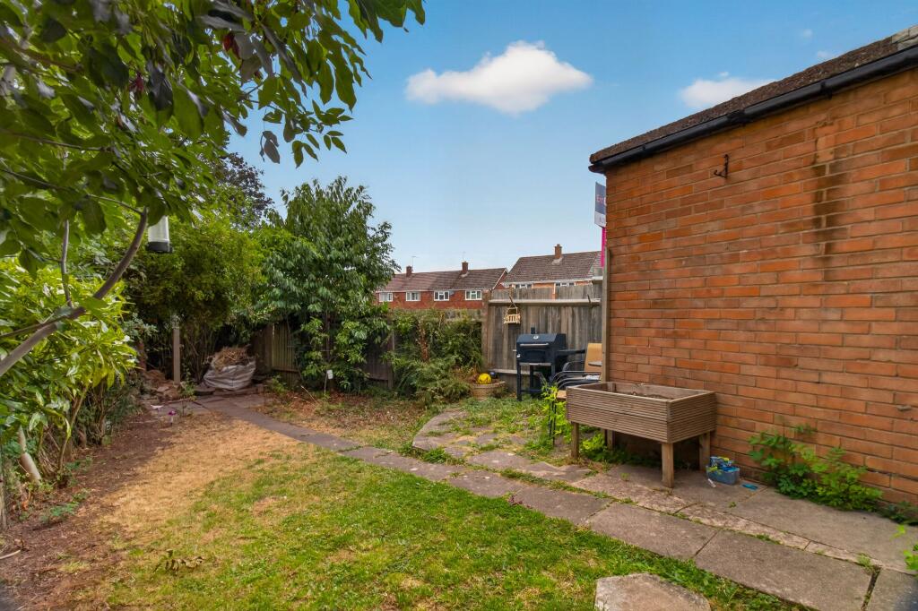 Windermere Drive, Worcester, WR4 photo 4