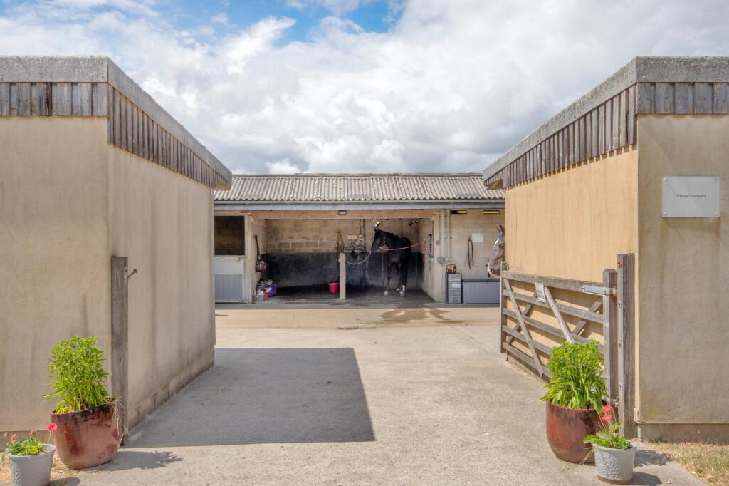Nutley, Uckfield, East Sussex, TN22 - More