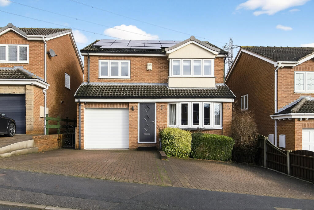 4-bed detached on Whisperwood Road, Outwood, Wakefield, WF1, £400,000