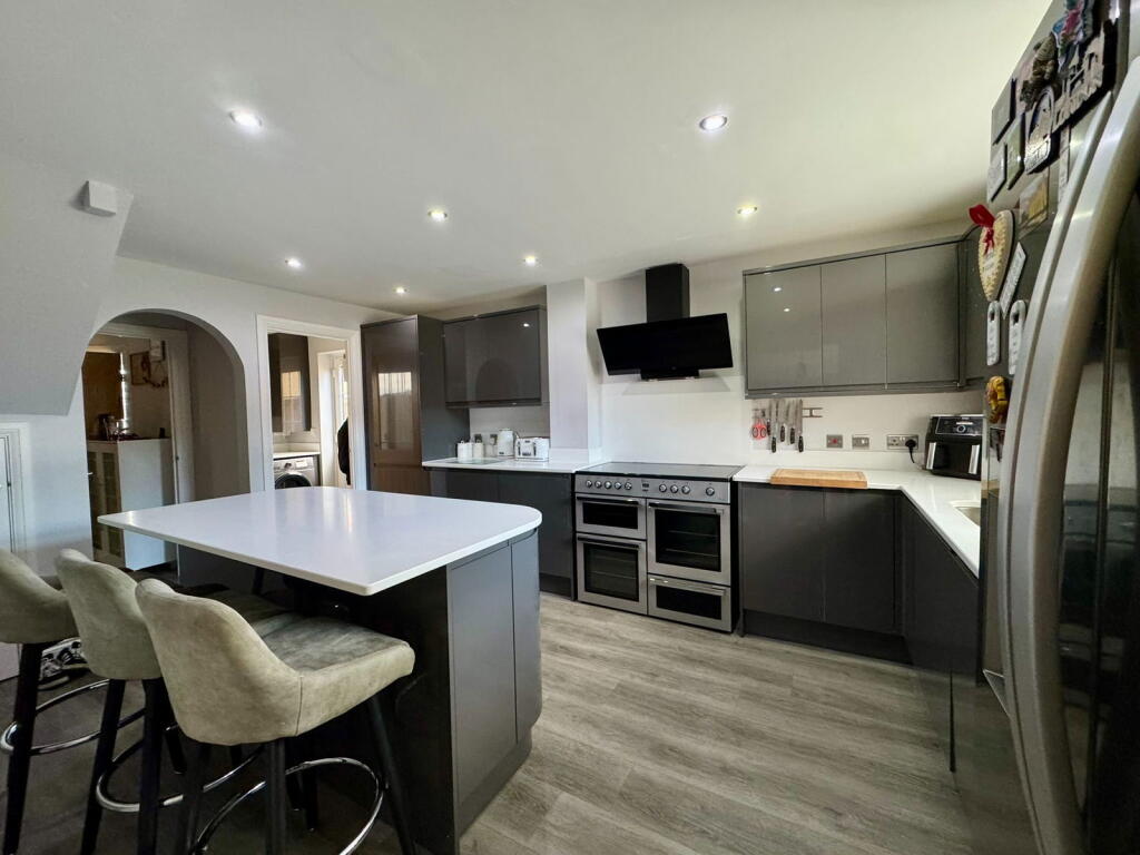 Dorley Dale, Carlton Colville, Lowestoft, NR33 8US photo 3