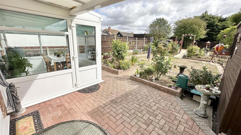 House in Clacton-on-Sea, Jaywick - View 4