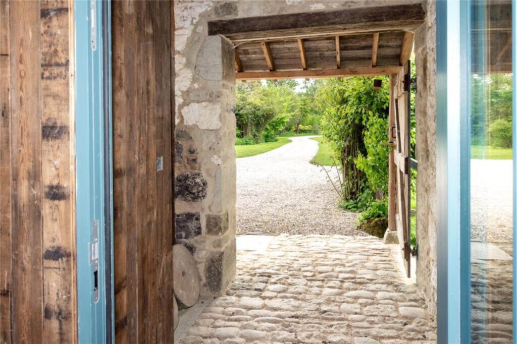 Property photo 11