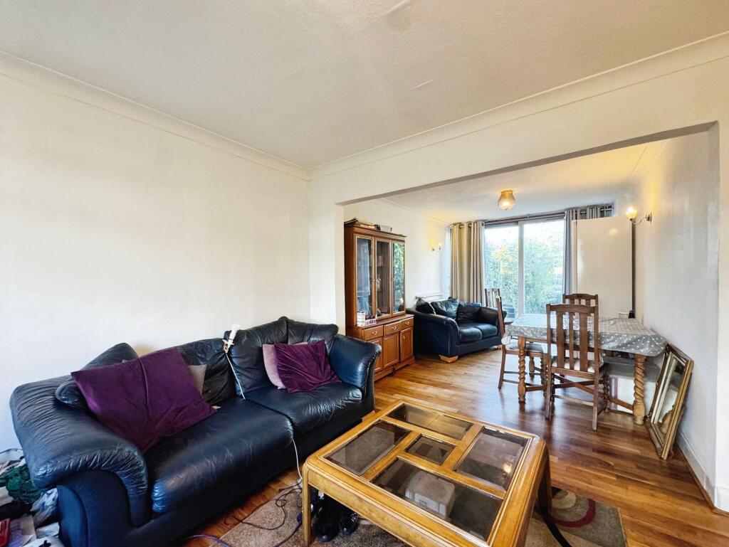 Mount Grove, Edgware, HA8 photo 2