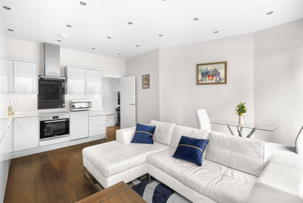 Main image of property: London Road, Bracknell, Berkshire, RG12