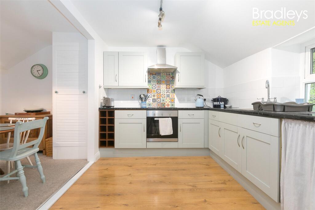 House in Truro - View 5