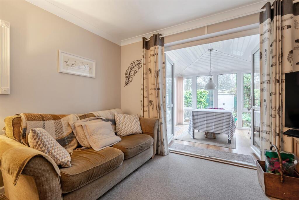 Albion Way, Verwood photo 3