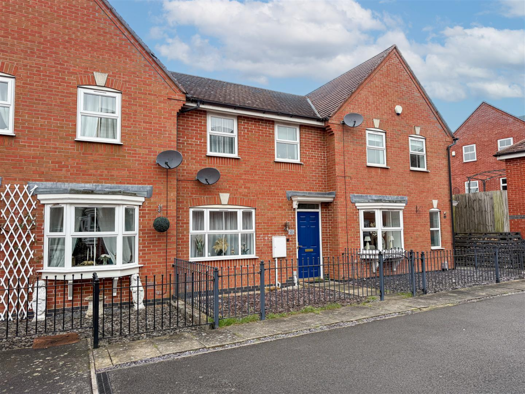 3-bed house on Anglia Drive, Church Gresley, Swadlincote, £220,000