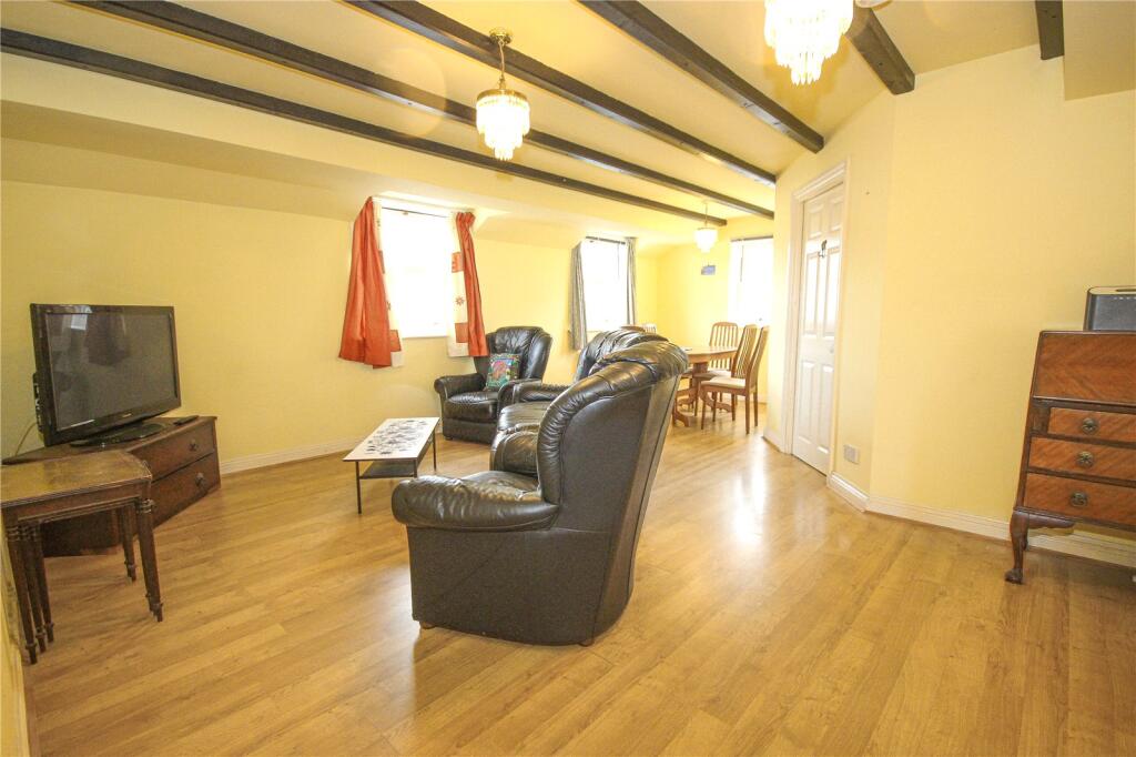 Bay Court, Seaton, Devon, EX12 photo 2