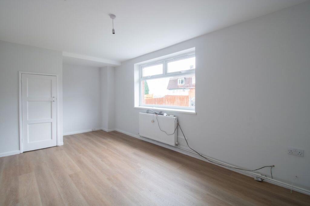 House in Newport - View 5