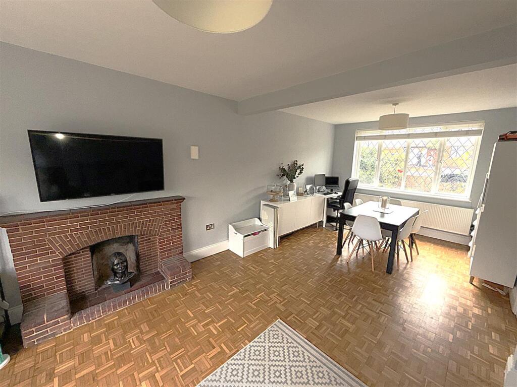 Woodlea Drive, Bromley photo 3