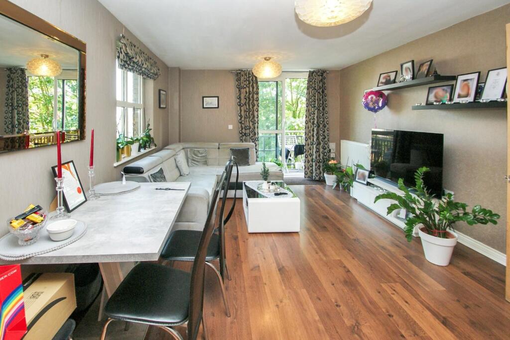 Apartment in East Hertfordshire, Hockerill, Bishop's Stortford - View 3