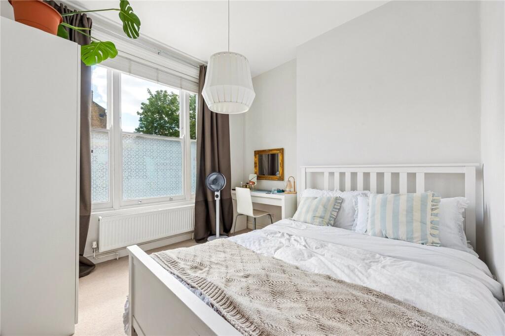 House in London, Angel, Islington - More
