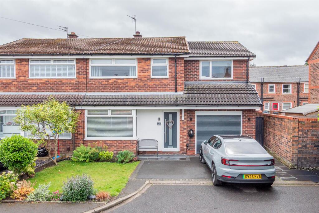 Main image of property: Evesham Close, Stockton Heath, Warrington